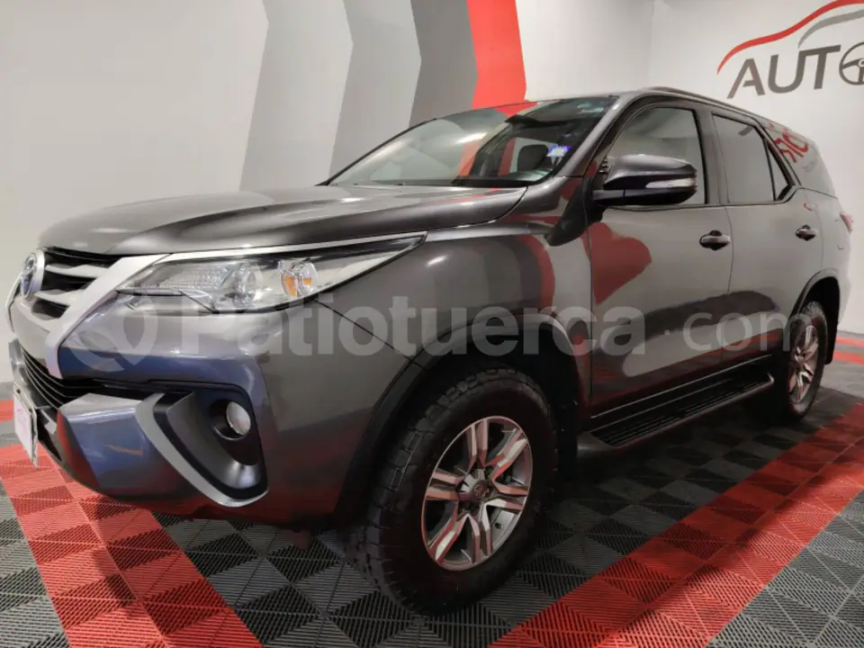 Foto 4 de Toyota Fortuner 2.7