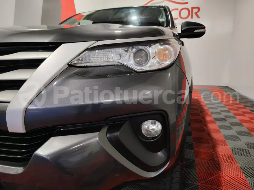 Foto 5 de Toyota Fortuner 2.7