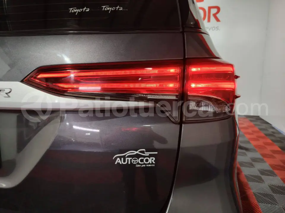 Foto 6 de Toyota Fortuner 2.7
