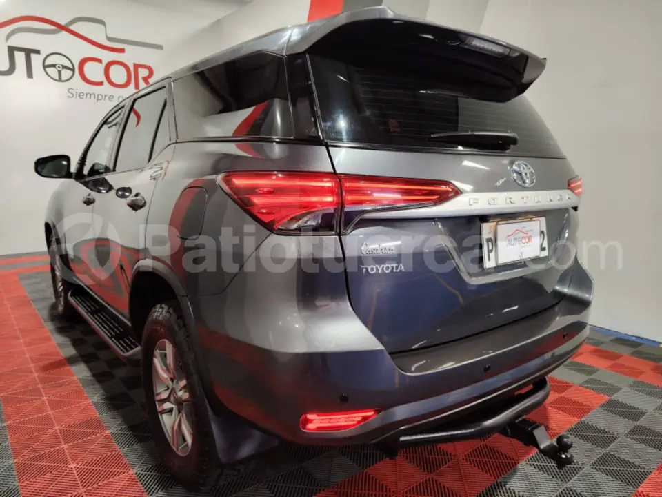 Foto 7 de Toyota Fortuner 2.7