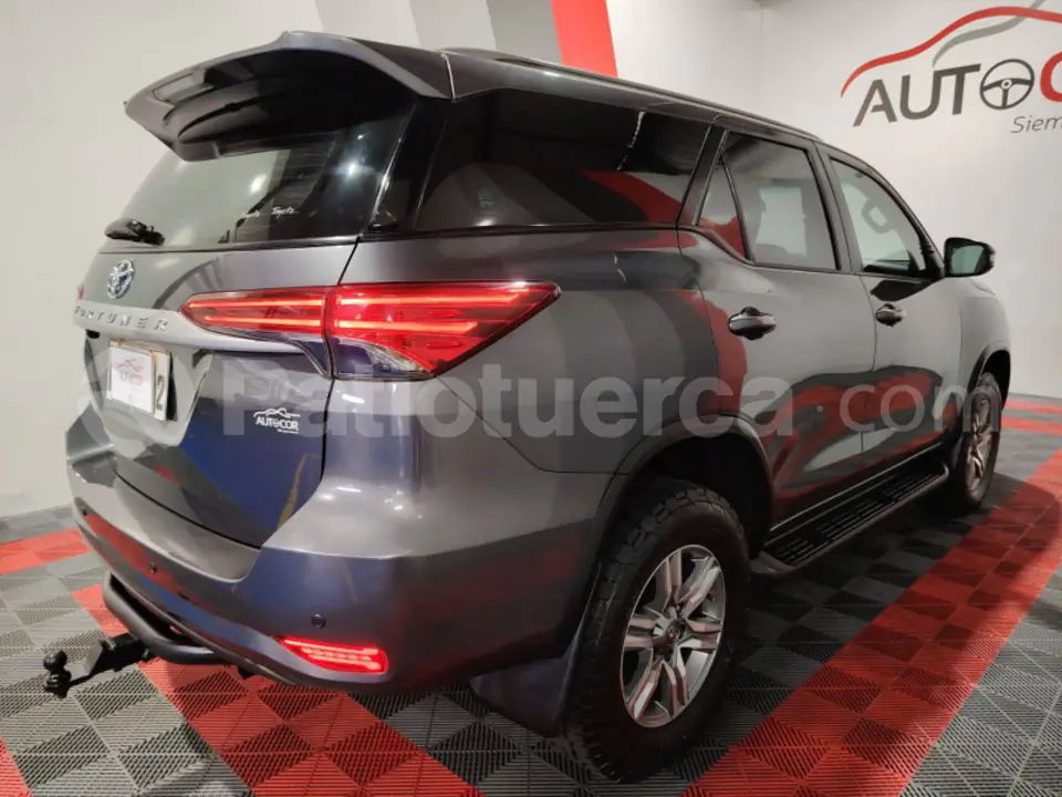 Foto 10 de Toyota Fortuner 2.7