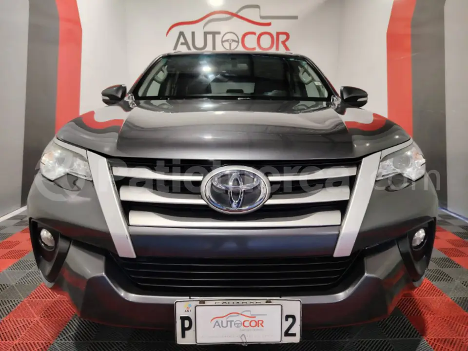 Foto 10 de Toyota Fortuner