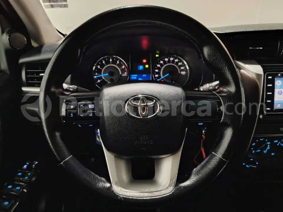 Foto 12 de Toyota Fortuner