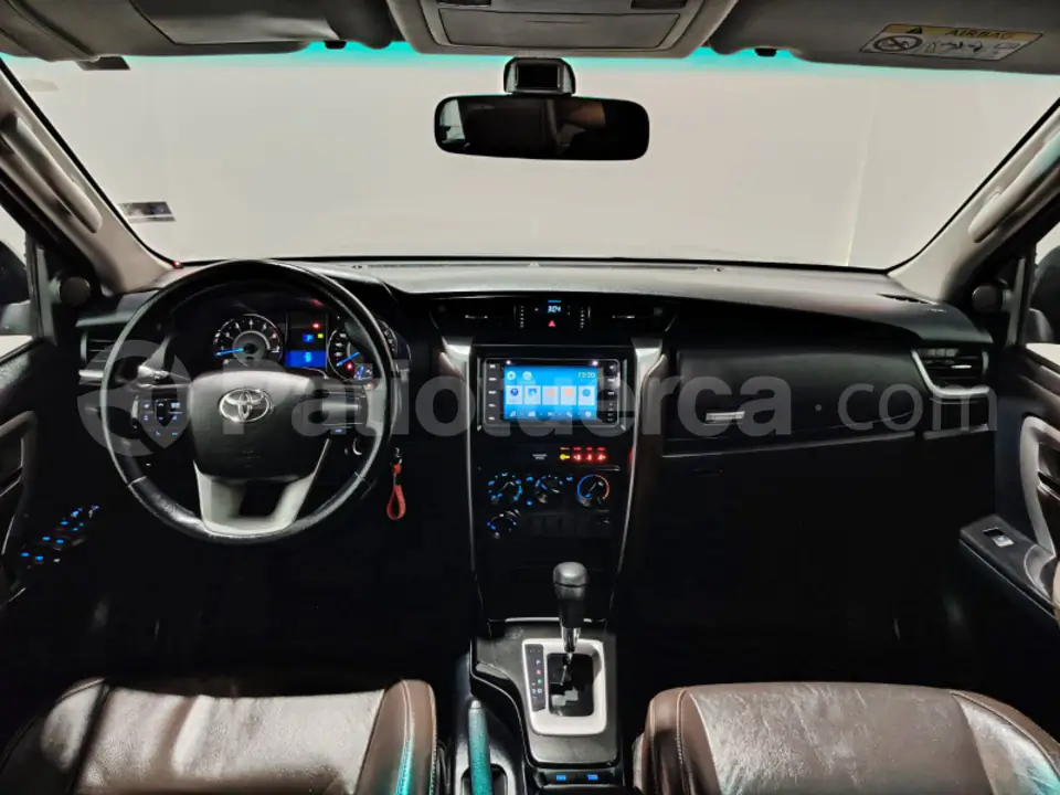 Foto 15 de Toyota Fortuner