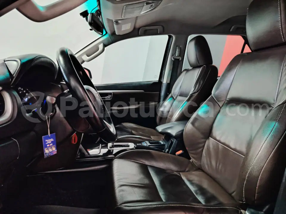 Foto 19 de Toyota Fortuner