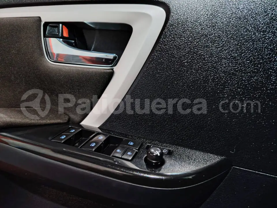 Foto 26 de Toyota Fortuner