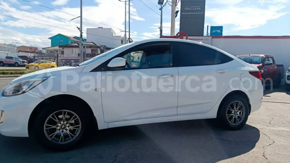 Foto 2 de Hyundai Accent