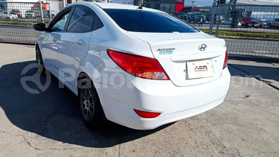 Foto 3 de Hyundai Accent