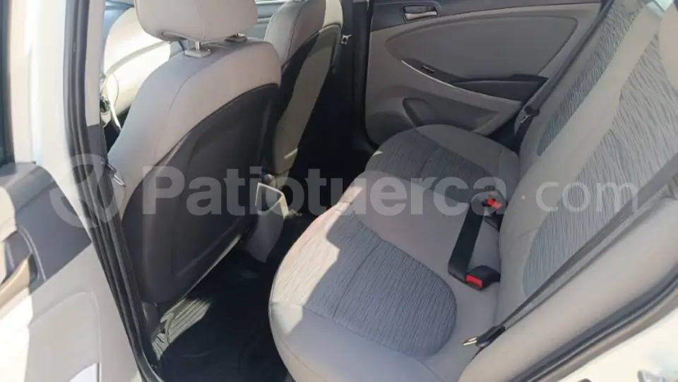 Foto 8 de Hyundai Accent
