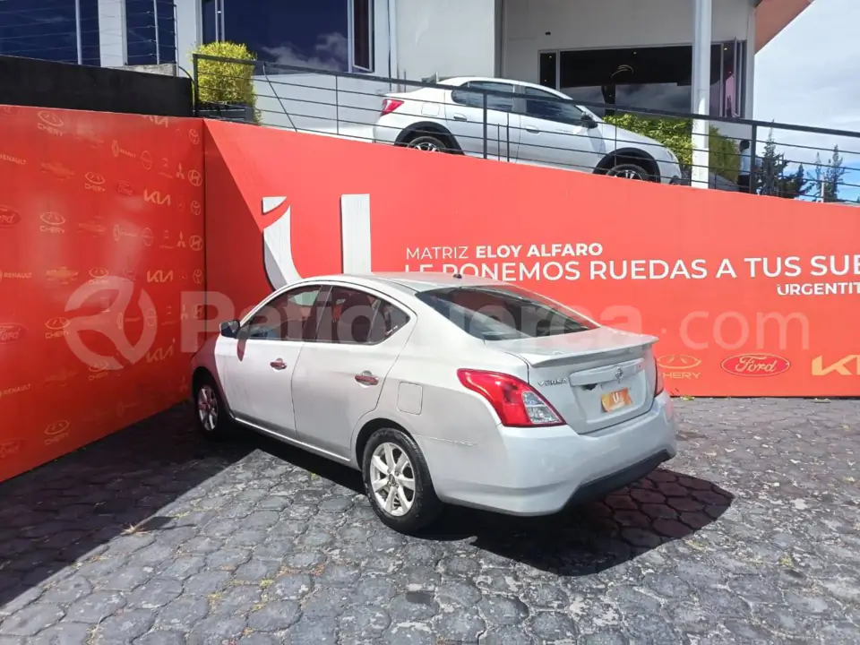 Foto 4 de Nissan Versa