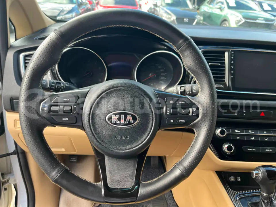 Foto 14 de Kia Carnival