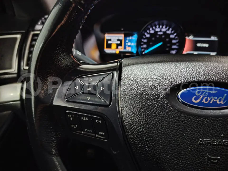 Foto 22 de Ford Explorer XLT
