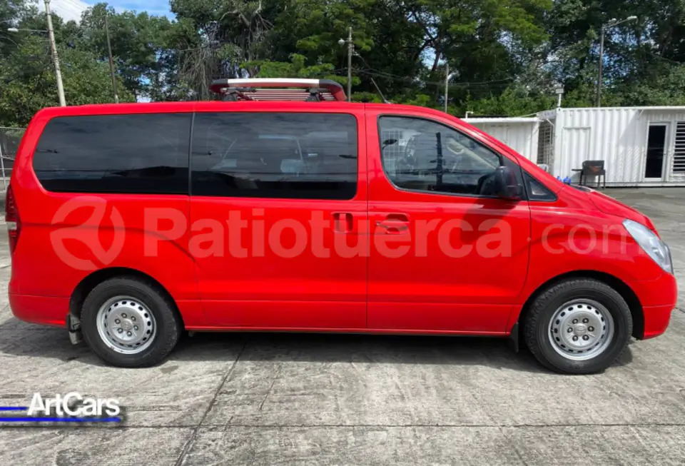 Foto 2 de Hyundai H1 12 pasajeros