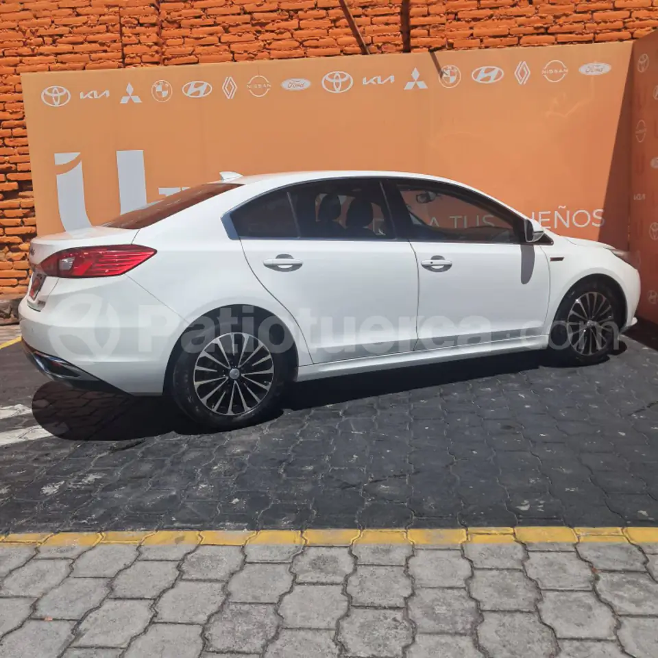 Foto 4 de Zotye Z560