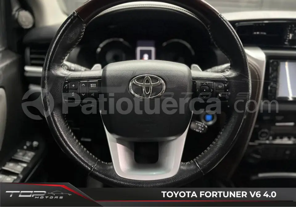 Foto 7 de Toyota Fortuner 4.0
