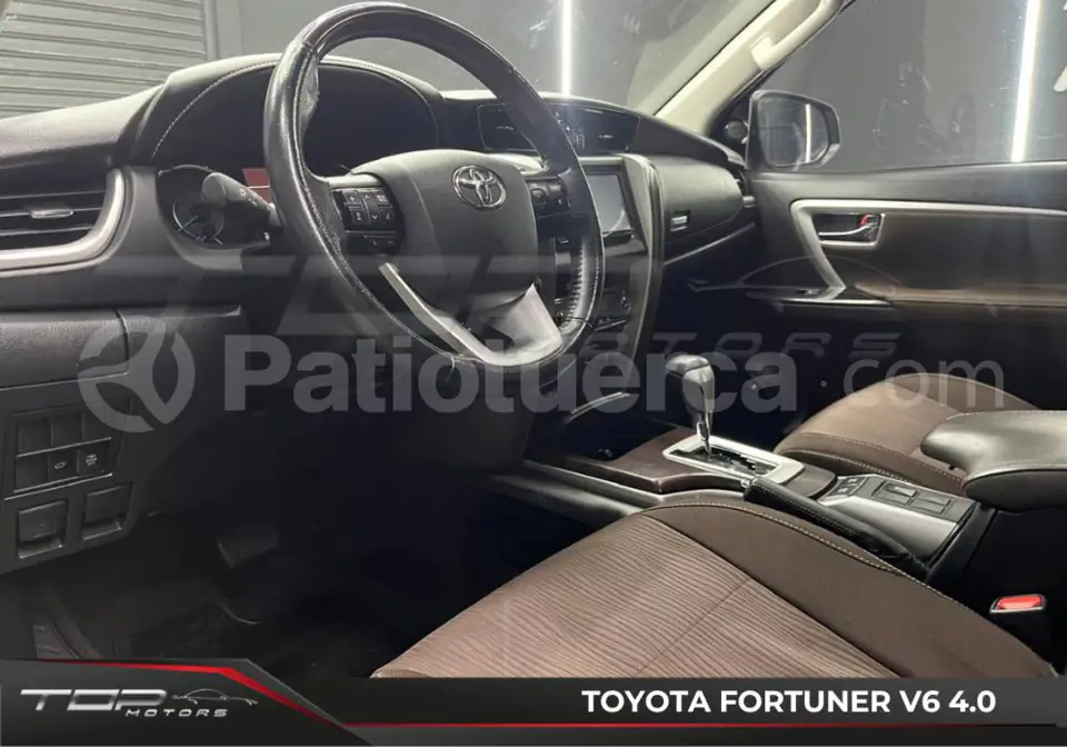 Foto 8 de Toyota Fortuner 4.0