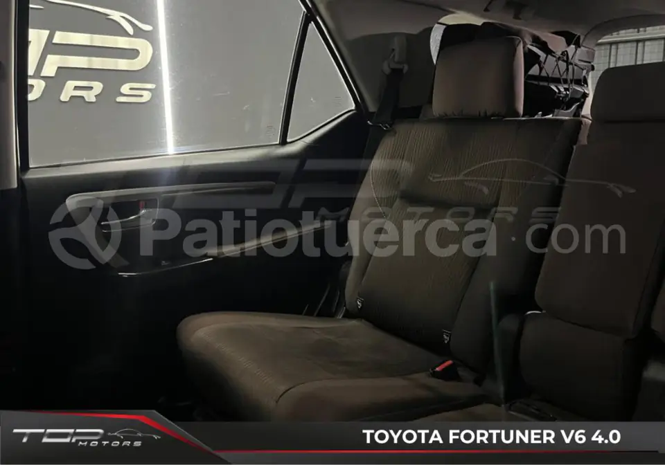 Foto 13 de Toyota Fortuner 4.0