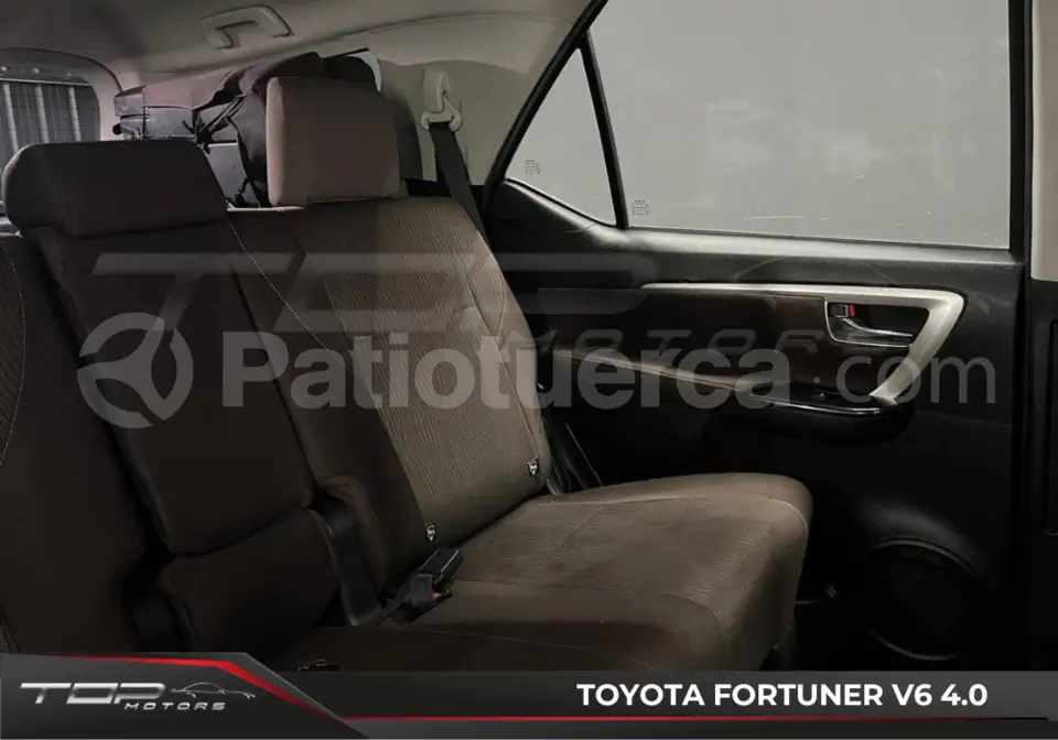 Foto 15 de Toyota Fortuner 4.0