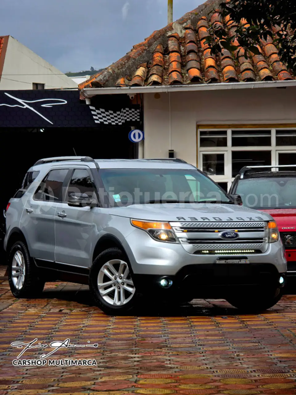 Foto 1 de Ford Explorer XLT