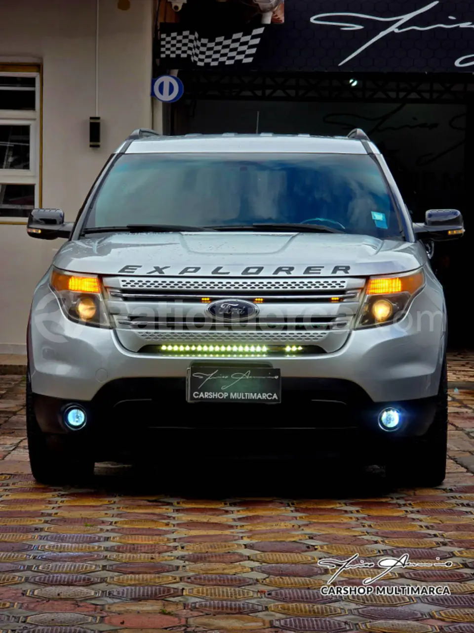 Foto 2 de Ford Explorer XLT