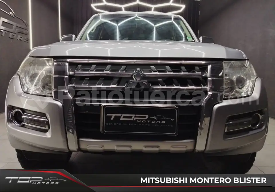 Foto 2 de Mitsubishi Montero Blister