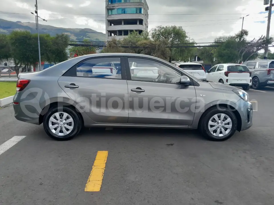 Foto 4 de Kia Soluto LX