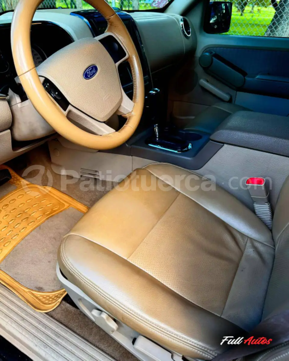 Foto 8 de Ford Explorer 5P