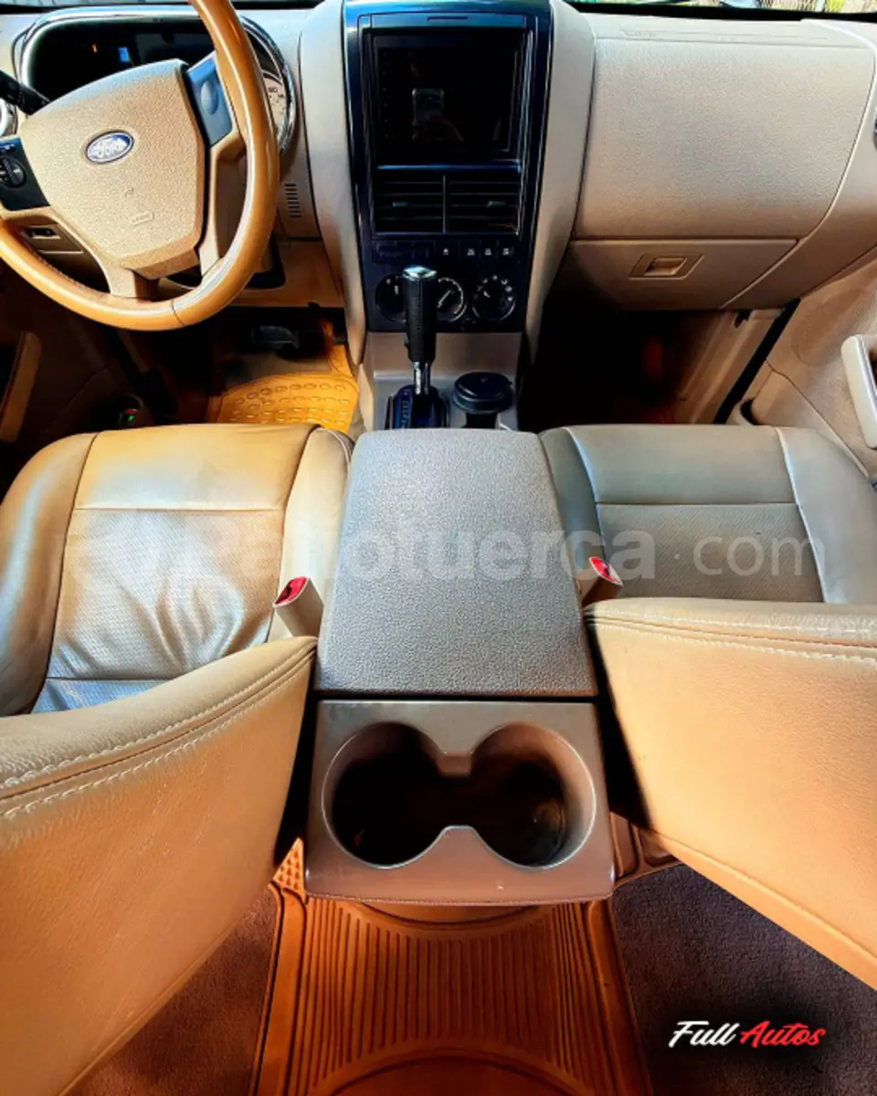 Foto 9 de Ford Explorer 5P