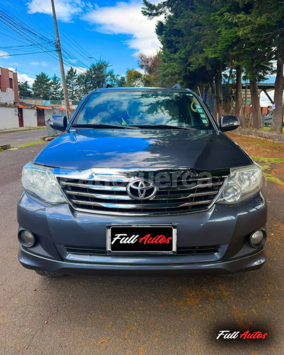 Foto 2 de Toyota Fortuner