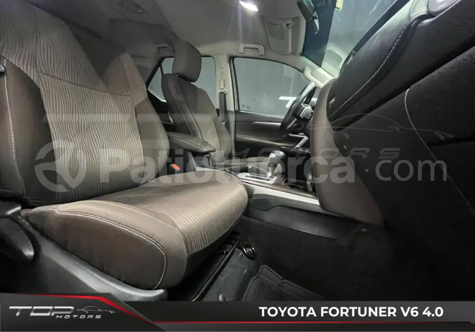 Foto 14 de Toyota Fortuner 4.0