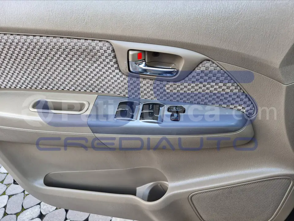 Foto 16 de Toyota AWT FORTUNER