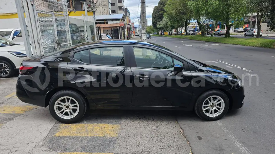 Foto 6 de Nissan Versa Sense