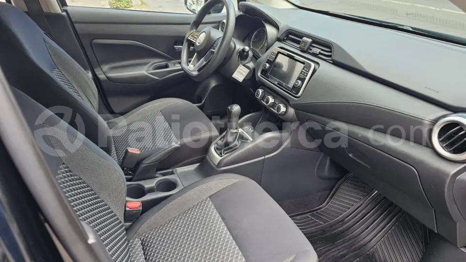 Foto 16 de Nissan Versa Sense