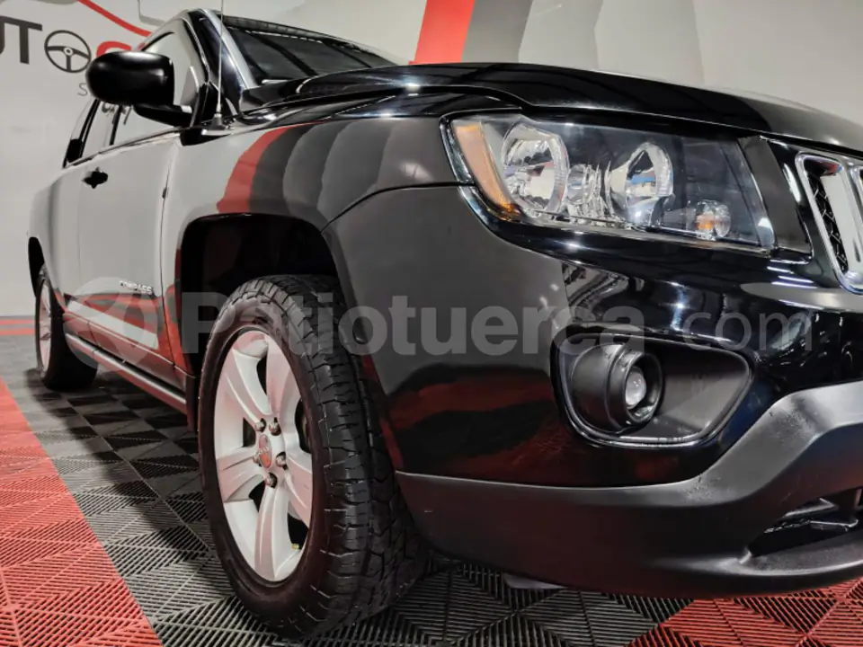 Foto 3 de Jeep Compass Sport