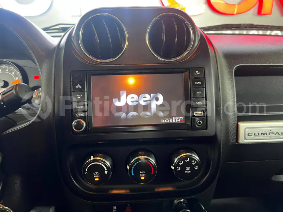 Foto 16 de Jeep Compass Sport