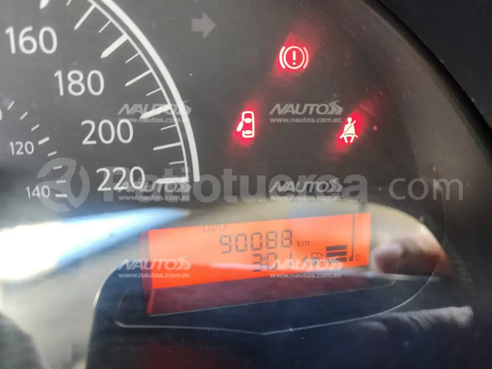 Foto 6 de Nissan Versa