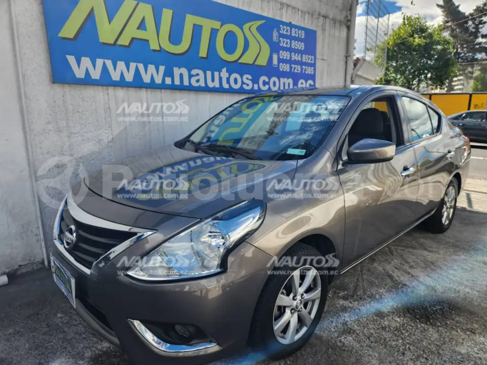 Foto 4 de Nissan Versa Sense
