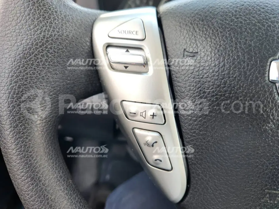 Foto 8 de Nissan Versa Sense