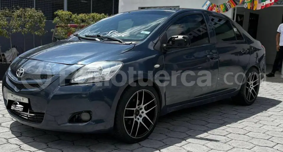 Foto 1 de Toyota Yaris