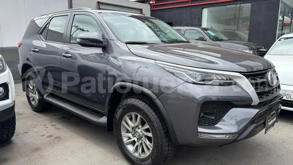 Foto 2 de Toyota Fortuner