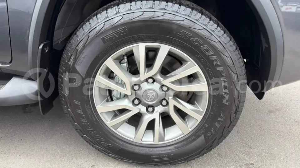 Foto 3 de Toyota Fortuner