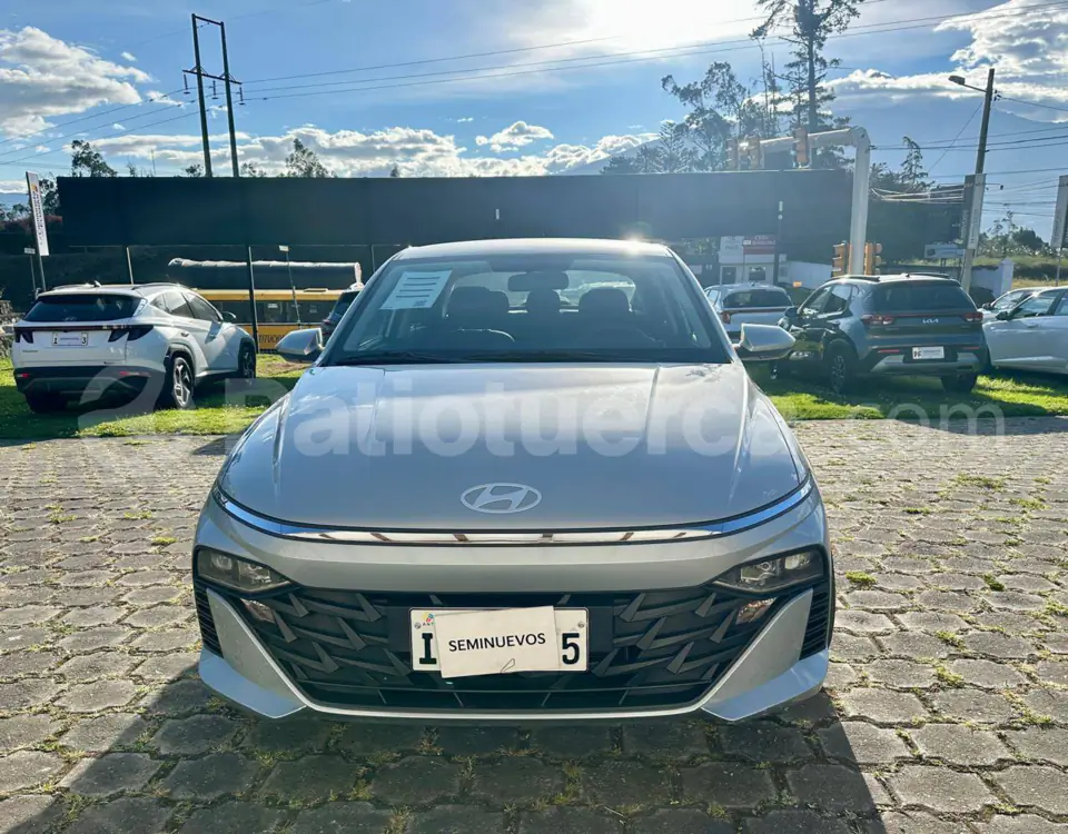 Foto 2 de Hyundai Accent New