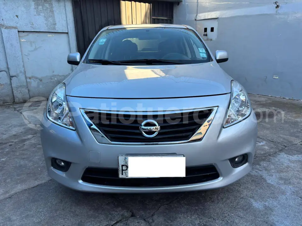 Foto 2 de Nissan Versa