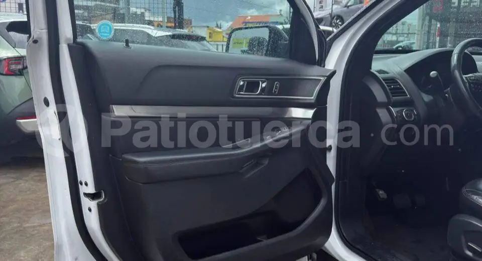 Foto 5 de Ford Explorer XLT