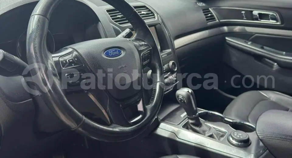 Foto 8 de Ford Explorer XLT