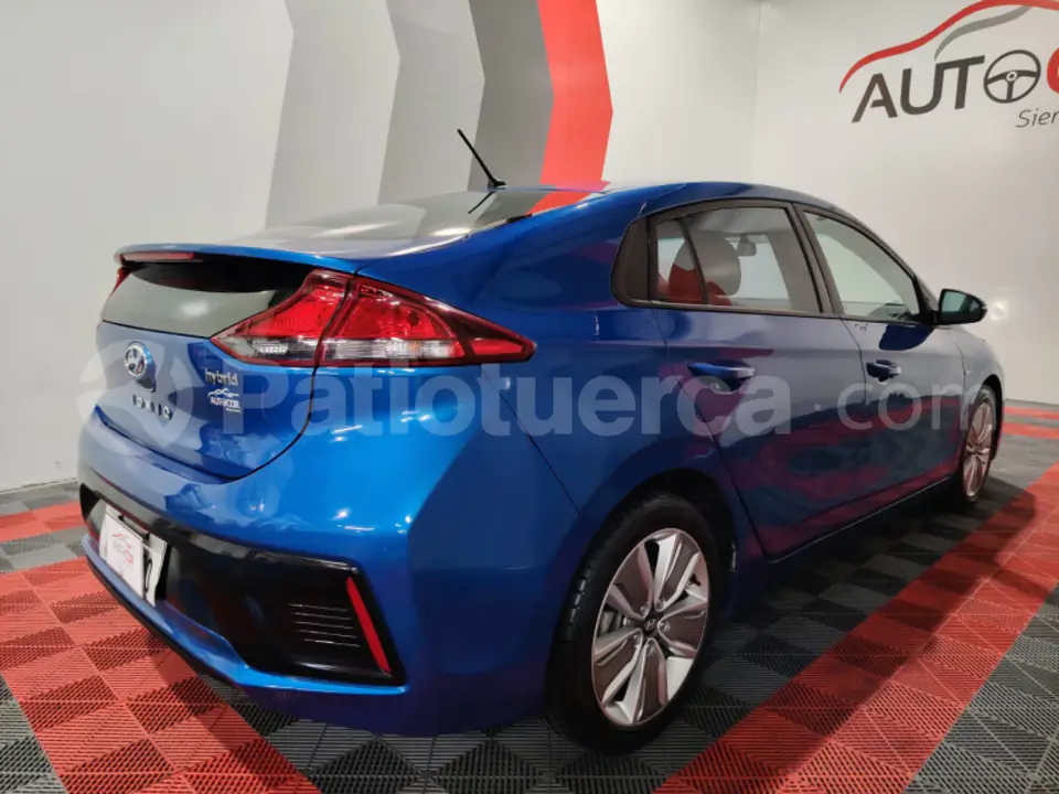 Foto 6 de Hyundai Ioniq Hybrid