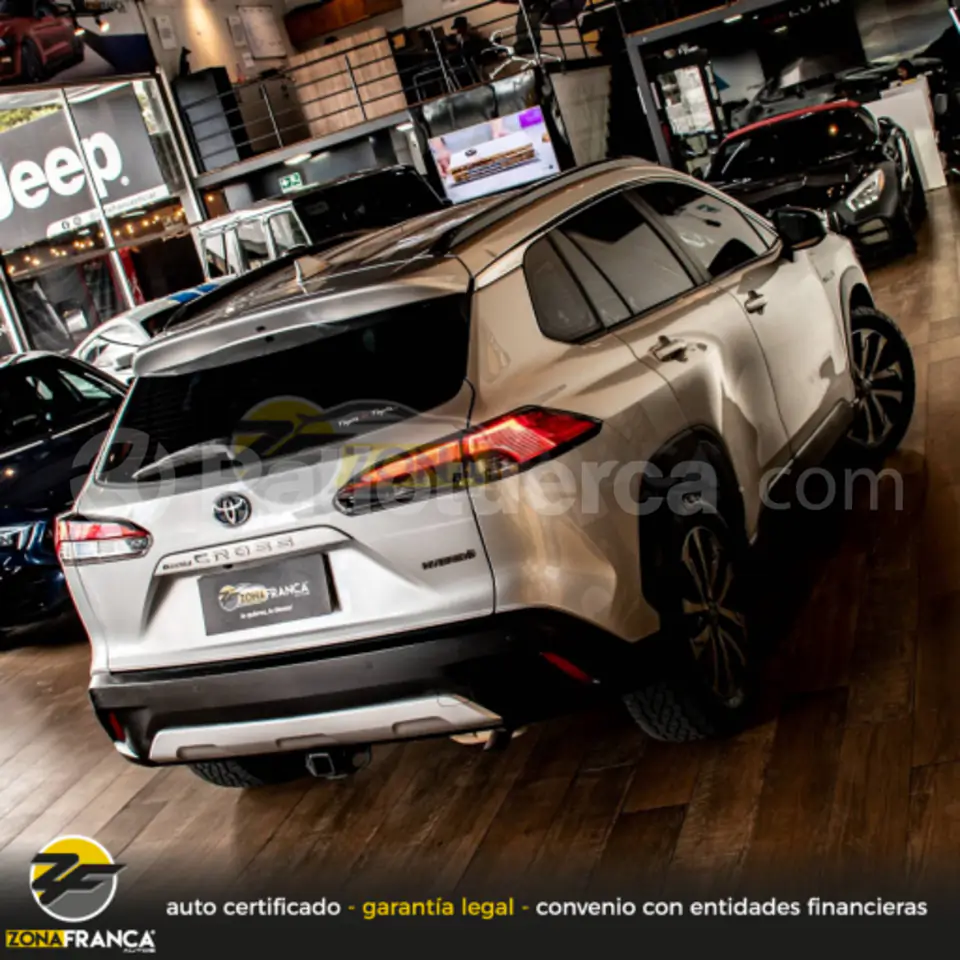 Foto 6 de Toyota Corolla Cross High