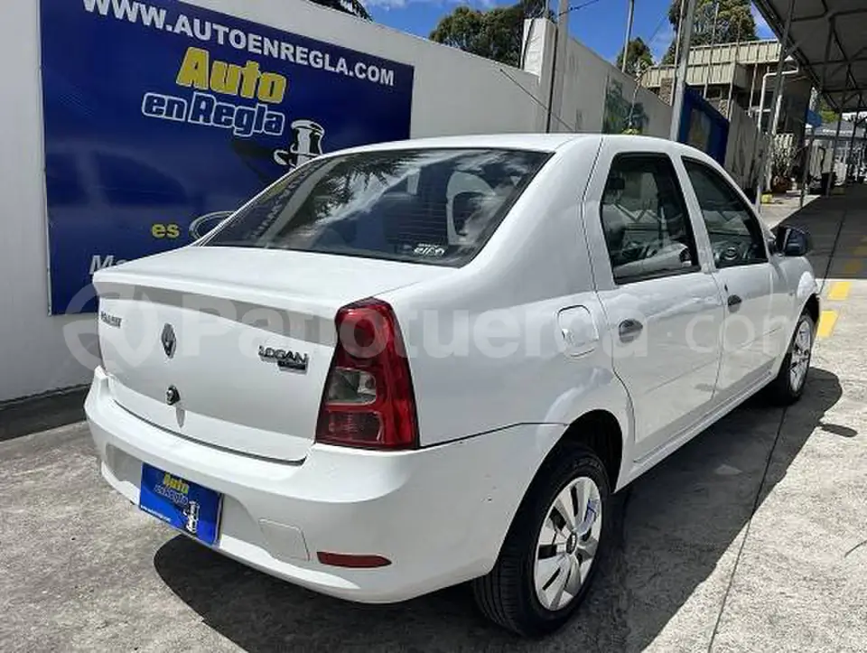 Foto 3 de Renault Logan