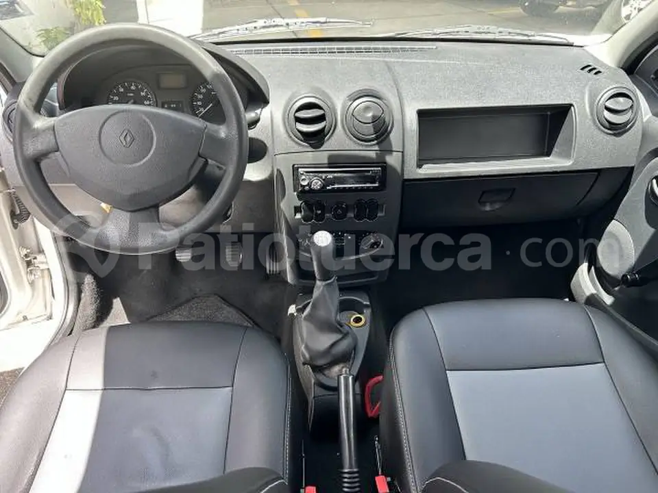 Foto 7 de Renault Logan