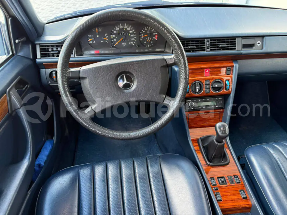 Foto 4 de Mercedes Benz 260E